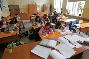 Само 16 учебни дни през май