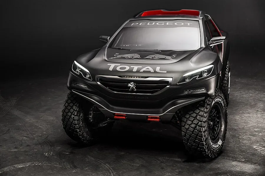 Peugeot 2008 DKR атакува "Дакар"