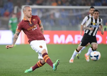 Халф набил жена си на улицата