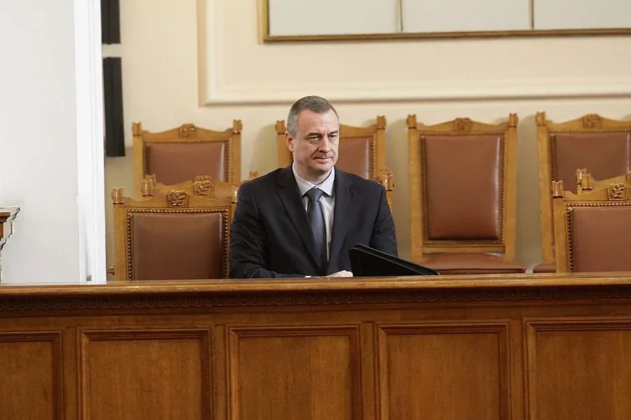 Йовчев отива извънредно в парламента довечера