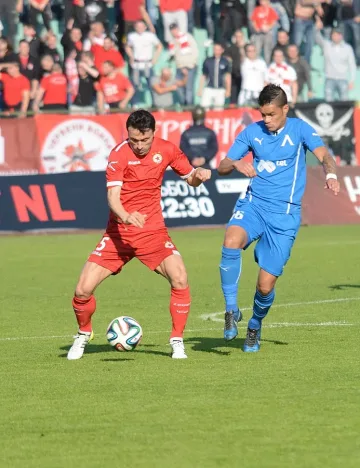 Ясен съдията на Вечното дерби