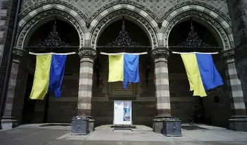 Почитат жертвите на атентата в Бостън