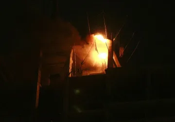 Горя небостъргач в София