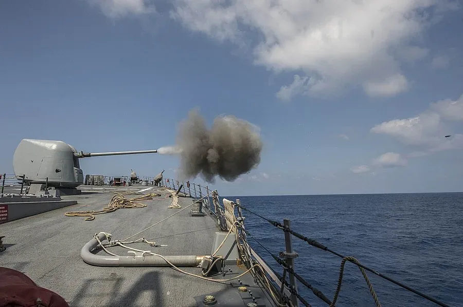 Щафета от американски разрушители в Черно море