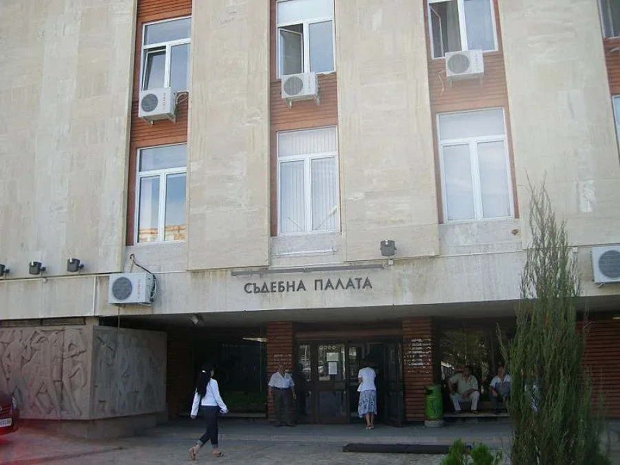 Неосъждан се раздели с близо 150 бона, но остана на свобода