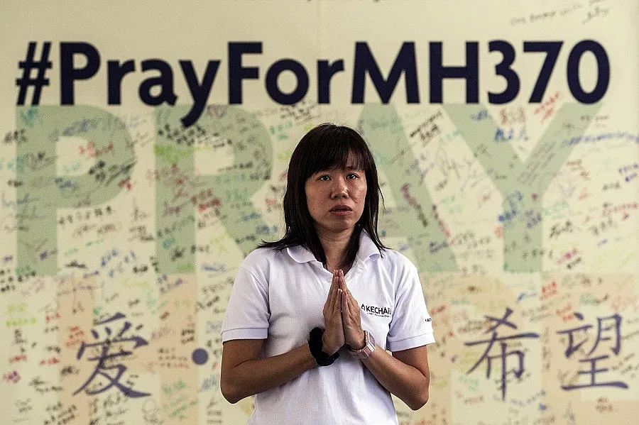 Включват подводен робот в издирването на малайзийския самолет