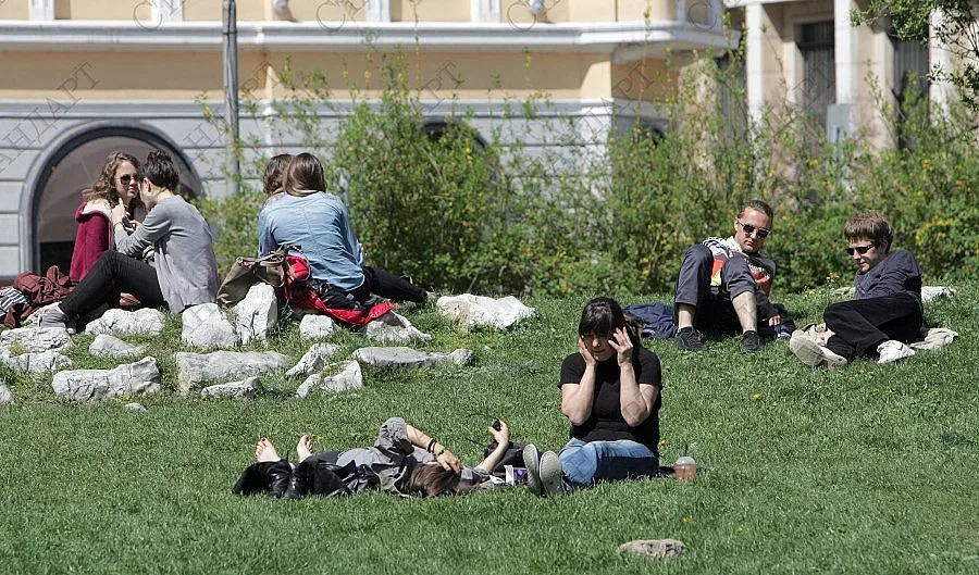 Понеделник ни радва със слънце и топлина