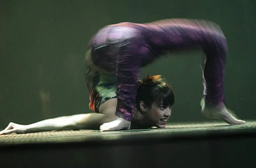 "Елуаз" се пуснаха по кънки в НДК