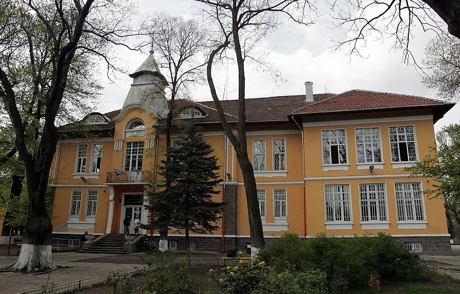 120-о училище стана на 120 г.