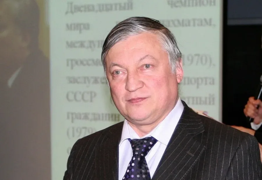 Гросмайстор Карпов открива шахматна школа у нас