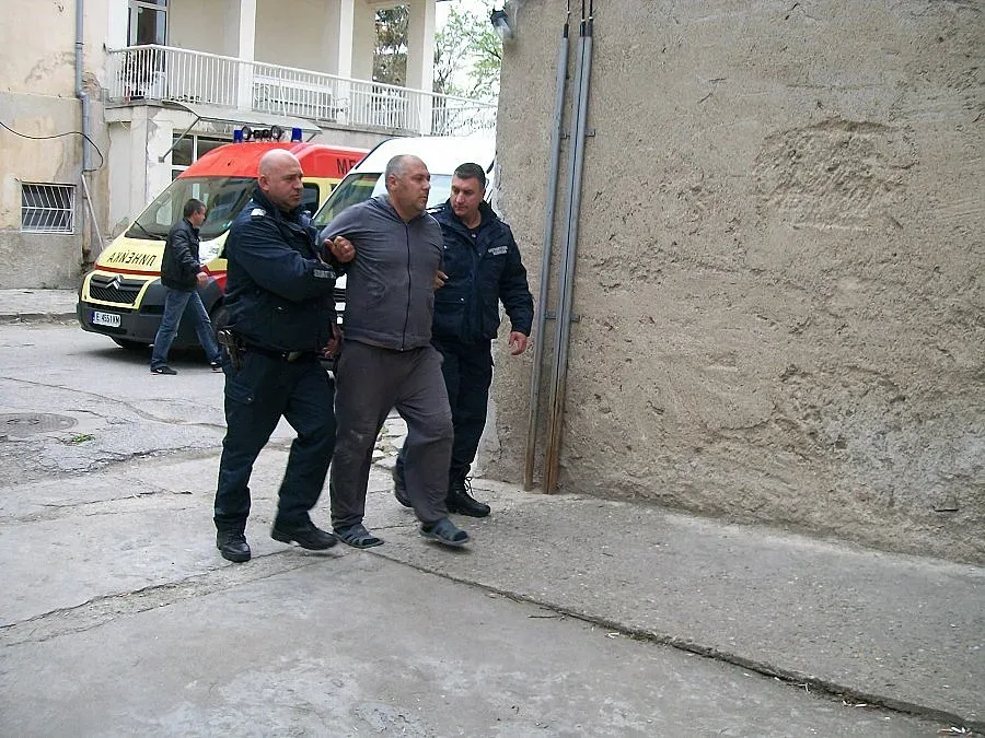 Васил остава на лечение, обвиниха го в хулиганство