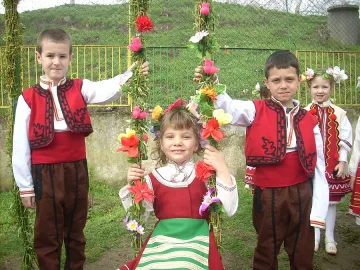 Лазарки си избраха кумица