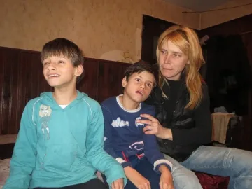 Близначки молят за шанс да проходят