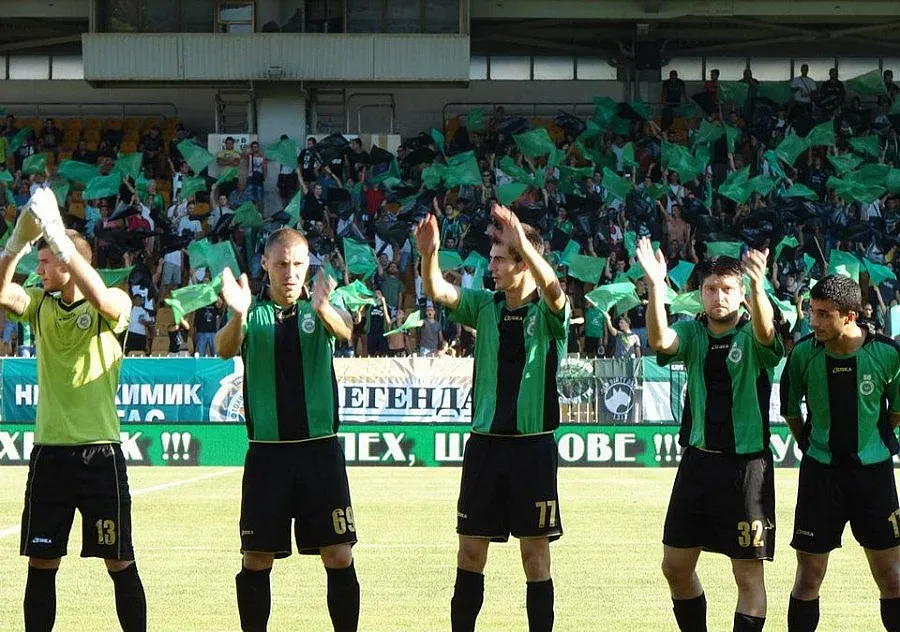 "Пристанище Бургас" ще спонсорира Нефтохимик