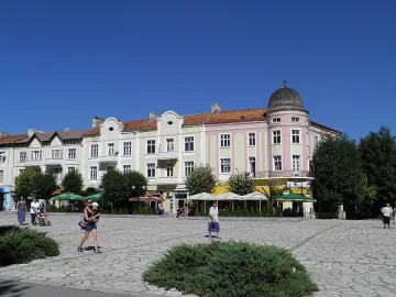 Ремонтират центъра на Разлог