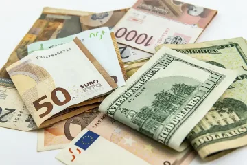 Стабилен курс на еврото спрямо долара