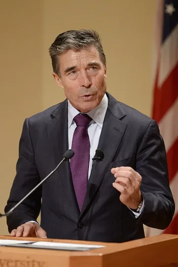 Расмусен сбъдва "европейска мечта"