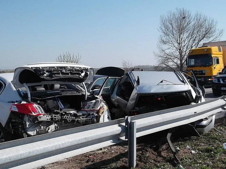 Изчисляват скоростта на участниците във верижната катастрофа на „Тракия”
