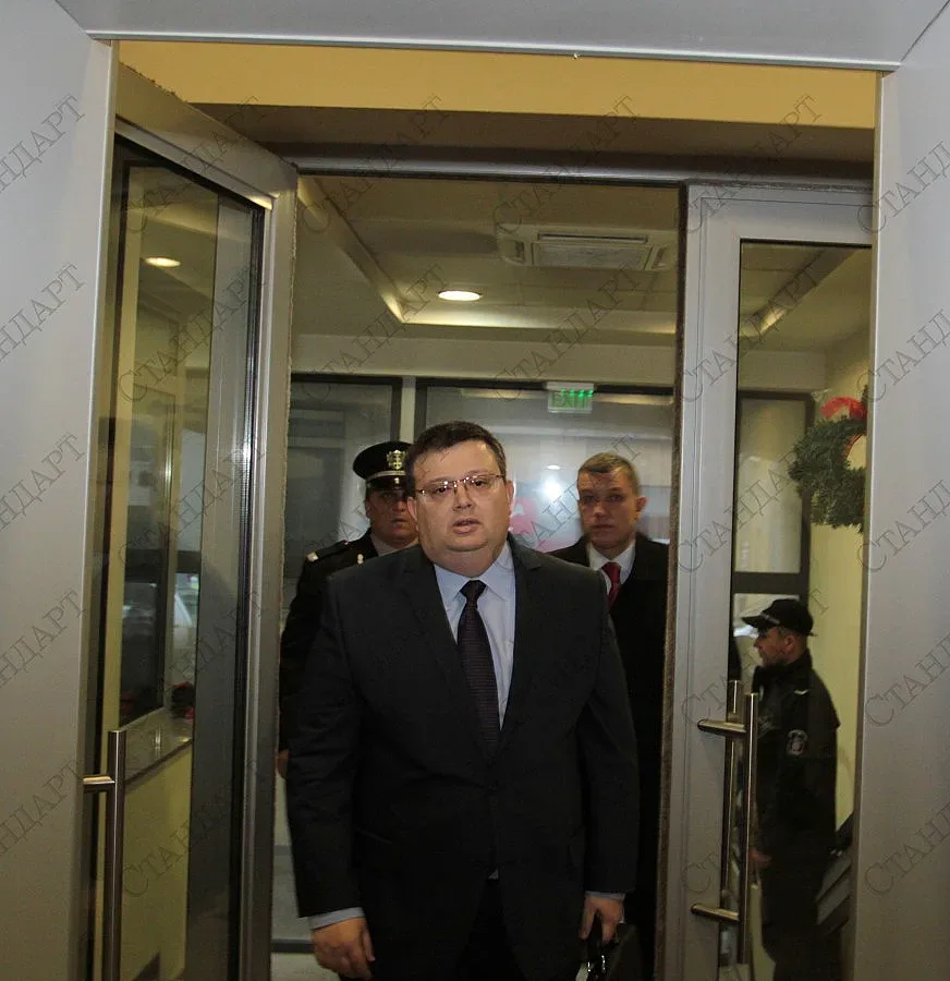 Цацаров: Атентаторът от Сарафово не е алжирец