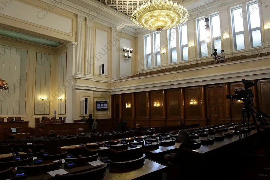 Край на работата на депутатите за днес