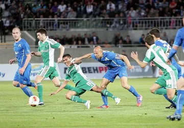 Дузпа и картони провалиха "Левски" срещу "Лудогорец"