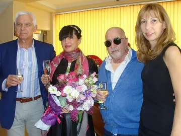 Варод гръмна шампанско за дъщеря си