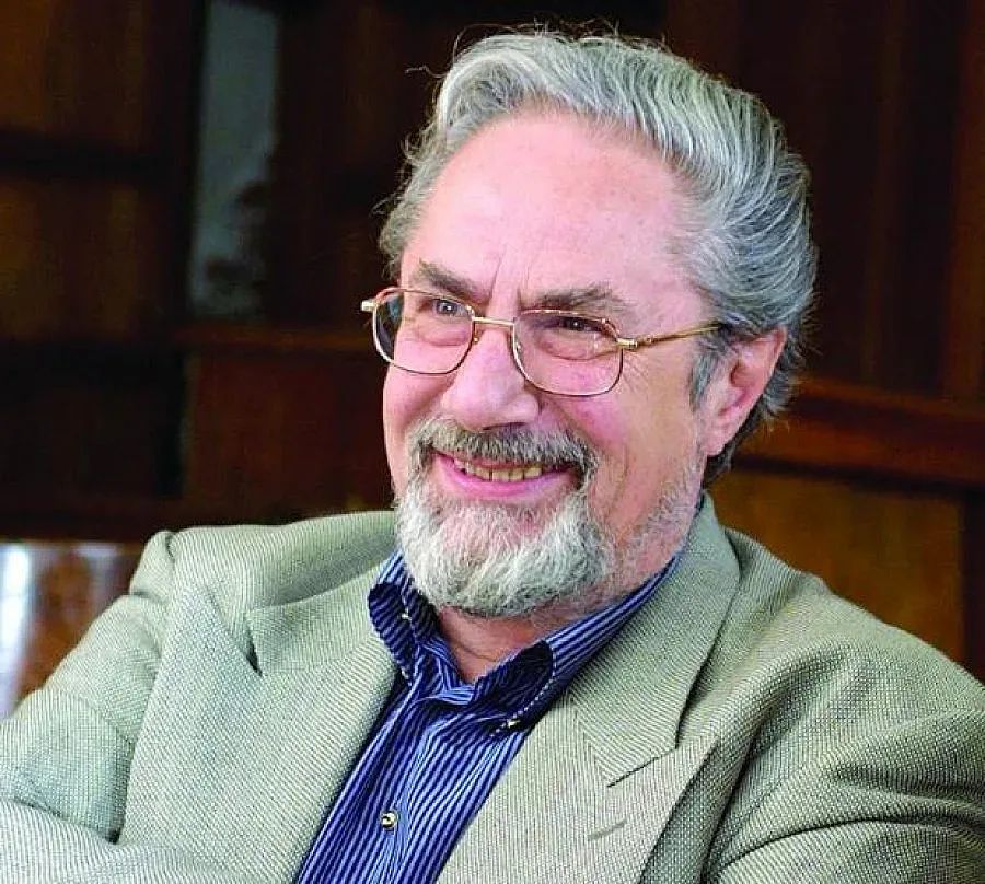 Ученици разтушават Гюзелев