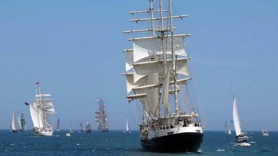 55 офицери за връзка на регатата „Тол Шипс”