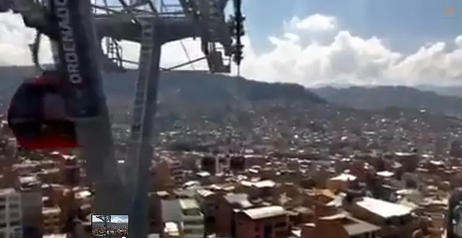 ВИДЕО: Най-дългият лифт в света свърза два града в Боливия 