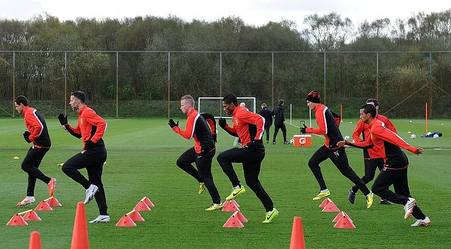 Играчите на Юнайтед отдадоха почит на загиналите в Мюнхенската трагедия