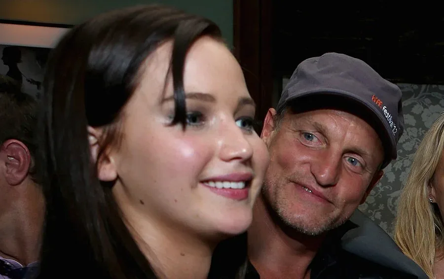 Уди спасил Дженифър от задавяне