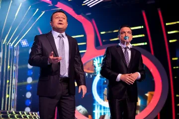 Рачков подари на Зуека син биберон