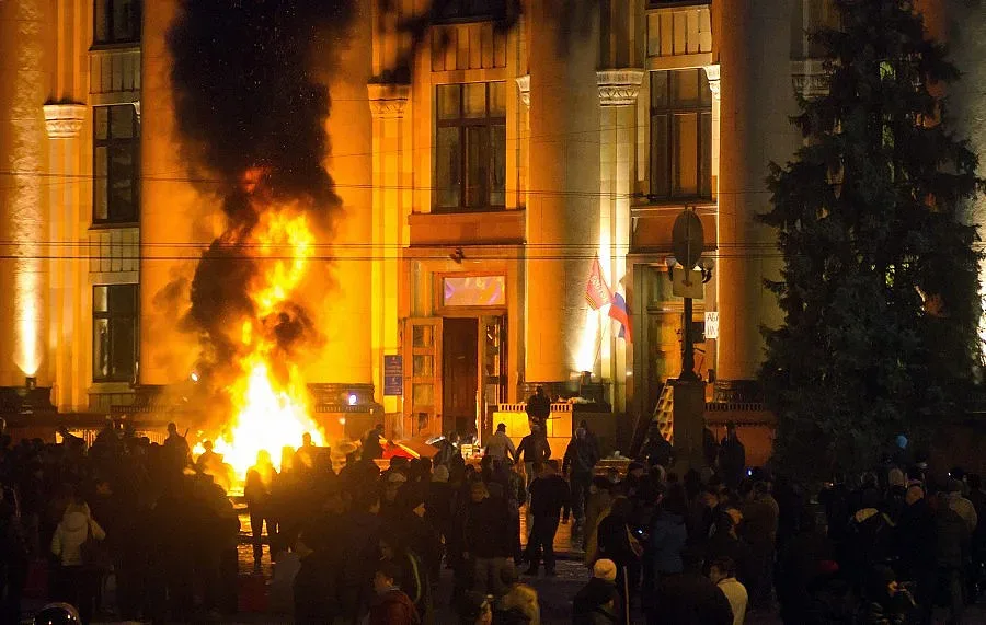 Битка за властта в три града в Украйна