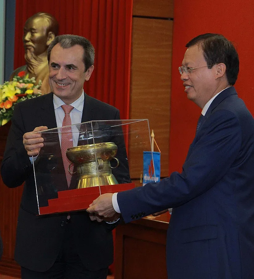 Орешарски откри бизнес конференция в Ханой