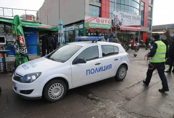 Уличен бандит счупи ръката на жена за 3 лв