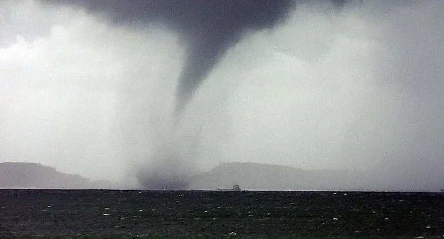 Торнадо се изви в Северна Каролина, има 13 ранени
