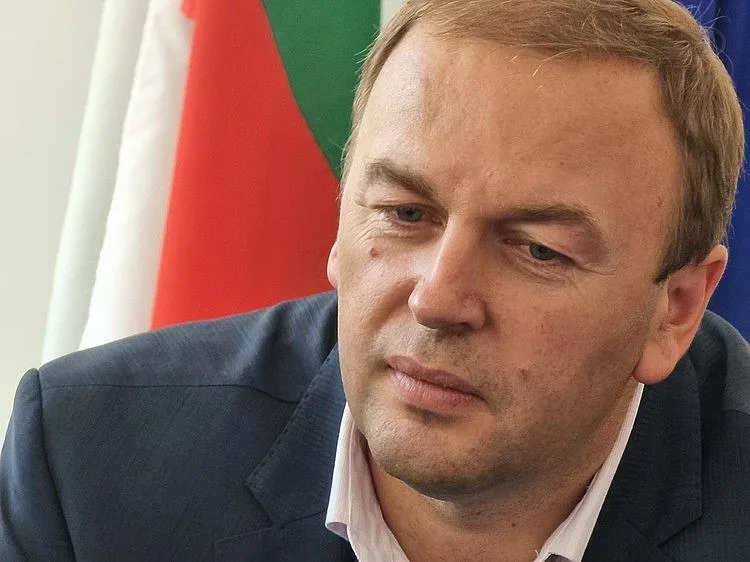 Сърница: Пеевски ни донесе Новото начало. Нови пътища и детски градини