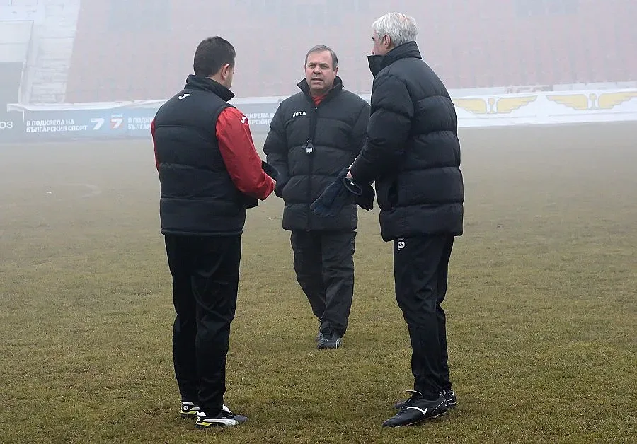 В Локо Сф смениха старши треньора