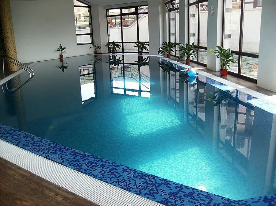 Нашенци и гърци на СПА и планина в Добринище за Великден