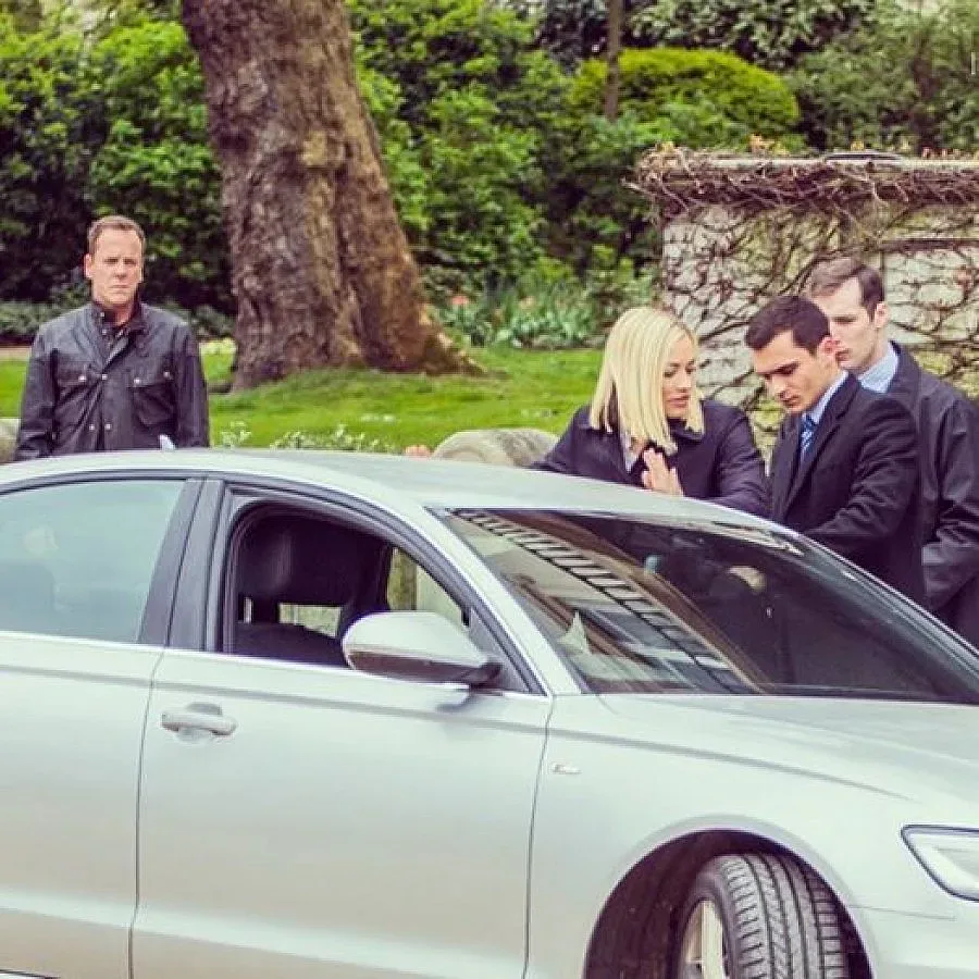 Юлиан играе със Съдърланд