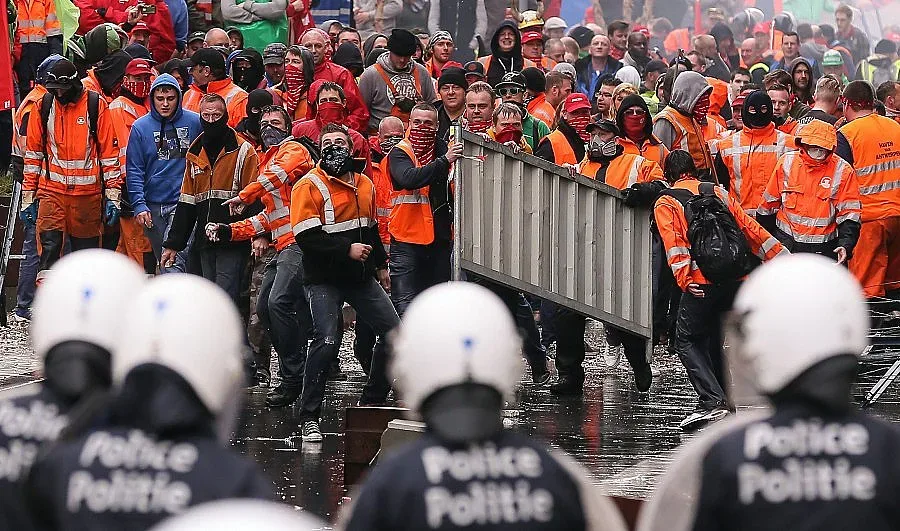 Полицията ползва газ и водни оръдия на протест в Брюксел