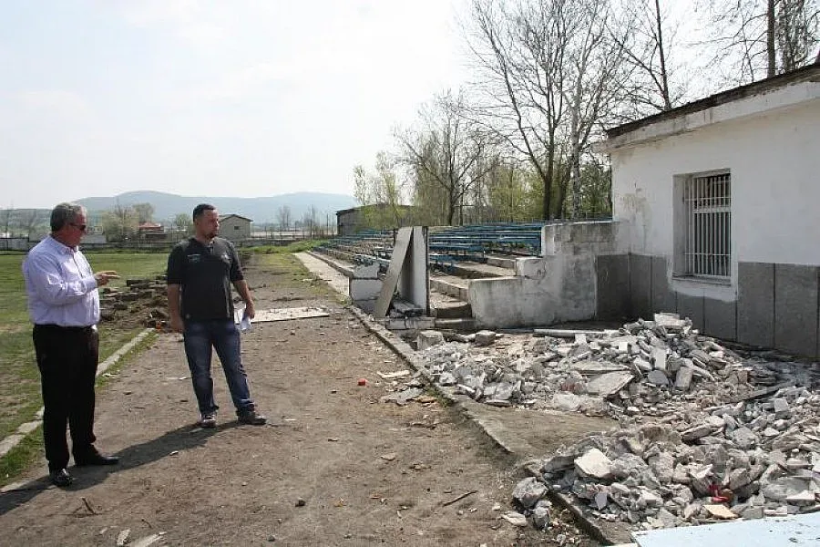 Модернизират стадион "Родопи" в Момчилград