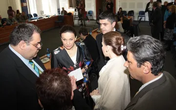 КОД към опонентите си: Не се изкушавйте от компромати
