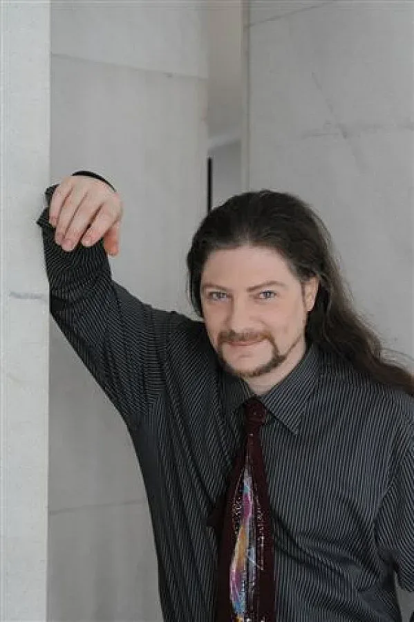 100 лв. за опера пред "Невски"