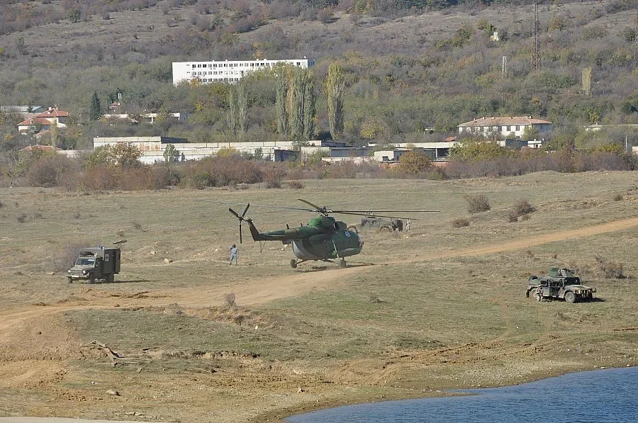 12 армии воюват в Ново село