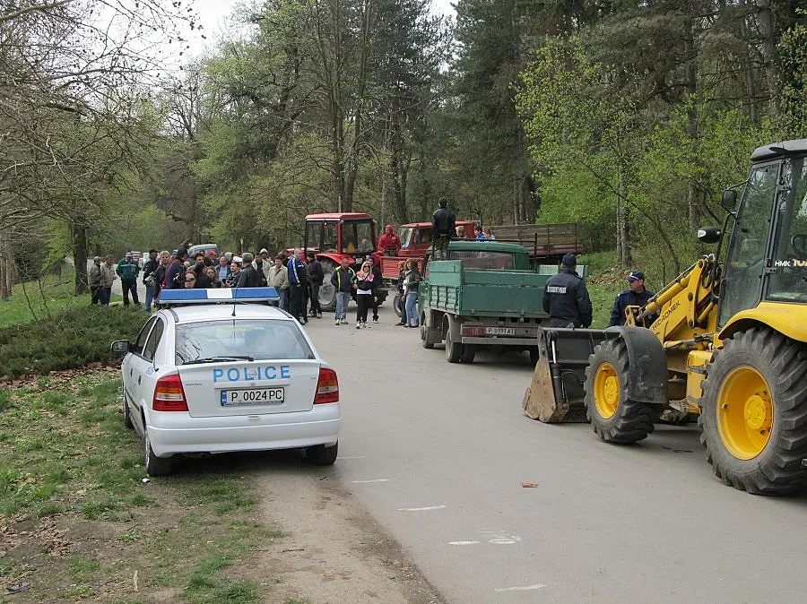 Русе брани с блокада мечките Бойка и Станди