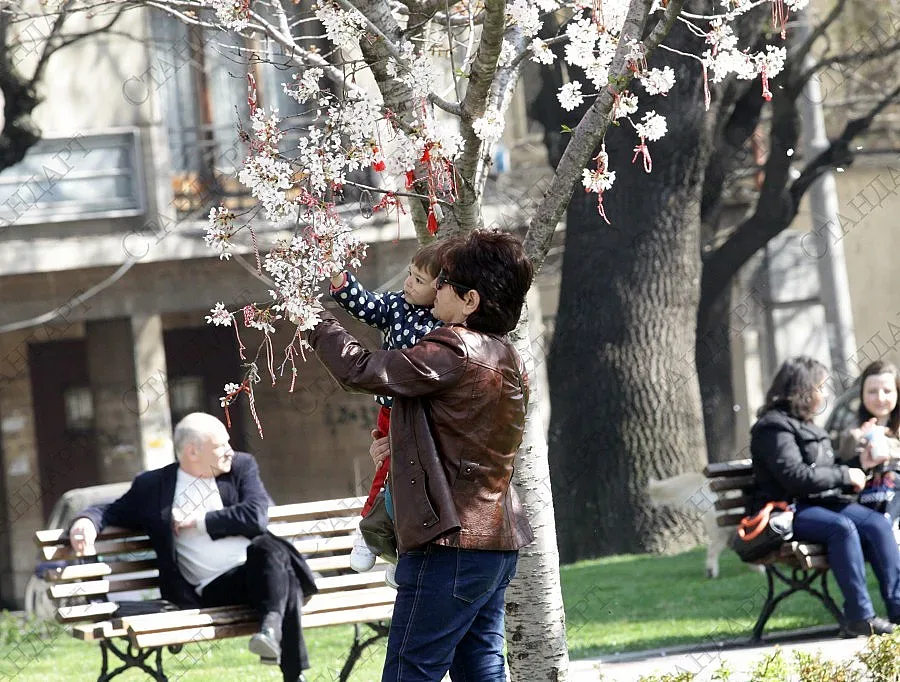 Хладен югоизточен ветрец на 3 април