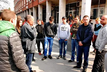 Отличникът убиец бил псуван преди да размаха ножа