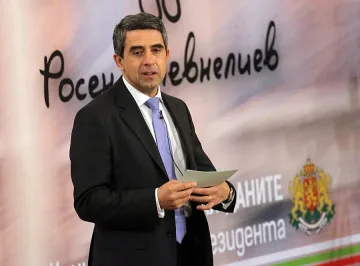 Плевнелиев: Изтощават армията ни