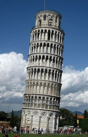 Кулата в Пиза паднала още през 1950 